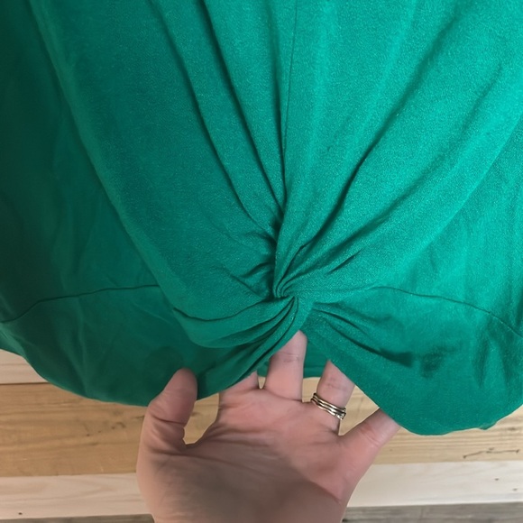 Zenana Outfitters size 2X Green Short Sleeve Tie Front Lightweight Blouse - Picture 5 of 8